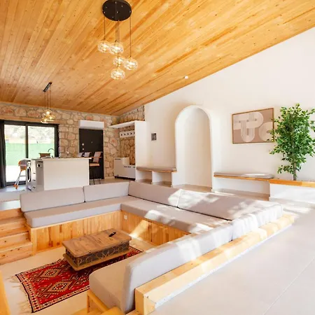 Вилла Affordable Stone *